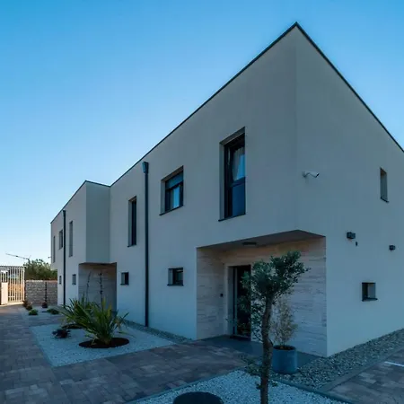 Pinna - Vanga شقة بولا