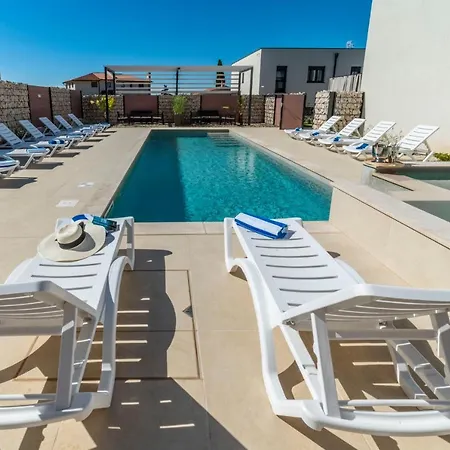 Pinna - Vanga Appartement *