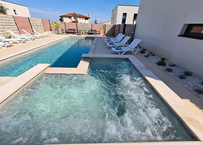 Pinna - Vanga * Pula